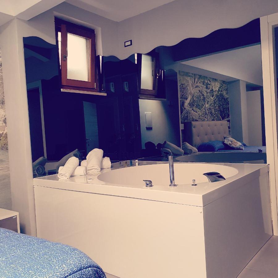 Clipper Suite Isquia Exterior foto